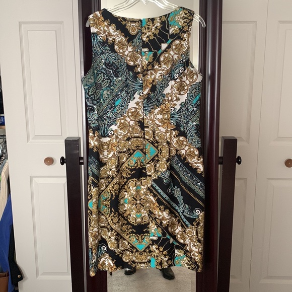 Stylish Dress Size 12 - Picture 3 of 4